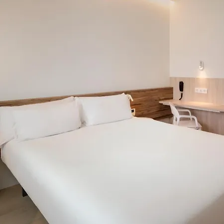 Sevilla 2* ボルムホス